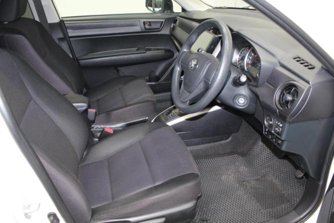 Toyota Corolla XI (E160 E170 E180) Рестайлинг 1 с пробегом 2016 года, цена 1 149 000 рублей, 106000 км, универсал, Автокод Объявления