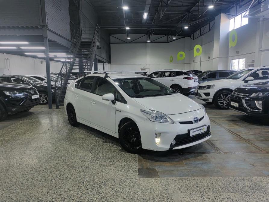 Toyota Prius III Рестайлинг (XW30) Санкт-Петербург  - изображение 3