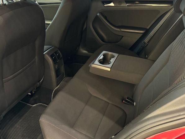 Volkswagen Jetta VI Рестайлинг с пробегом 2017 года, цена 1 240 000 рублей, 166500 км, седан, Автокод Объявления