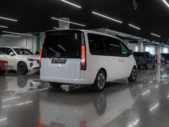 Hyundai Staria I с пробегом 2021 года, цена 5 380 000 рублей, 49261 км, минивэн, Автокод Объявления