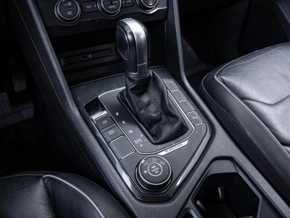 Volkswagen Tiguan II с пробегом 2017 года, цена 2 340 000 рублей, 125640 км, внедорожник, Автокод Объявления