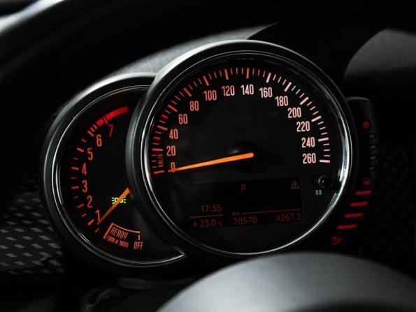 Mini Hatch III (F55/F56) с пробегом 2015 года, цена 2 099 700 рублей, 70568 км, хэтчбек, Автокод Объявления
