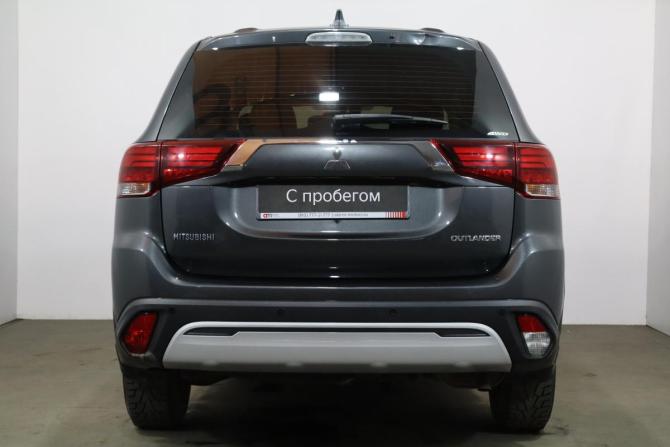 Mitsubishi Outlander III Рестайлинг 3 с пробегом 2019 года, цена 1 919 000 рублей, 105000 км, внедорожник, Автокод Объявления