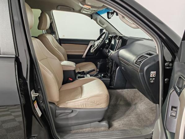 Toyota Land Cruiser Prado 150 Series с пробегом 2012 года, цена 2 220 000 рублей, 202228 км, внедорожник, Автокод Объявления