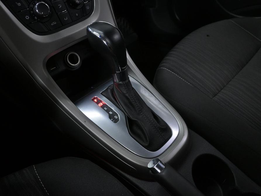 Opel Astra J Рестайлинг Москва  - изображение 11