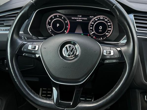 Volkswagen Tiguan II с пробегом 2018 года, цена 2 572 200 рублей, 55406 км, внедорожник, Автокод Объявления