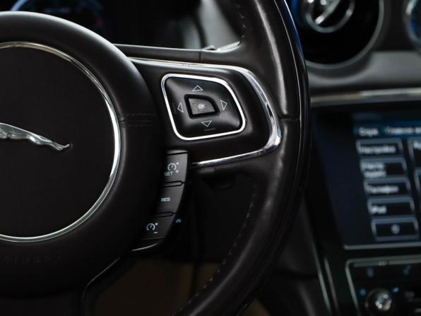 Jaguar XJ IV (X351) с пробегом 2013 года, цена 1 599 000 рублей, 235333 км, седан, Автокод Объявления