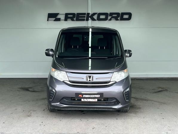 Honda Stepwgn V с пробегом 2016 года, цена 1 979 000 рублей, 228576 км, минивэн, Автокод Объявления