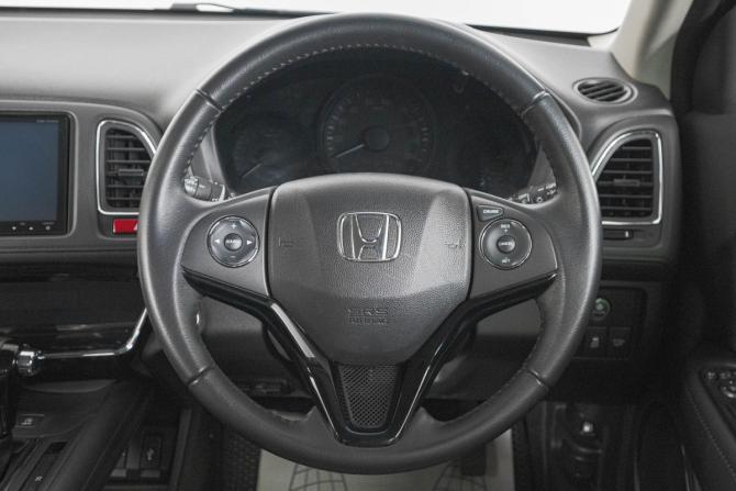 Honda Vezel I с пробегом 2015 года, цена 1 749 000 рублей, 70000 км, внедорожник, Автокод Объявления