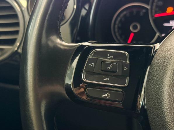 Volkswagen Beetle II (A5) с пробегом 2013 года, цена 1 215 000 рублей, 219019 км, хэтчбек, Автокод Объявления