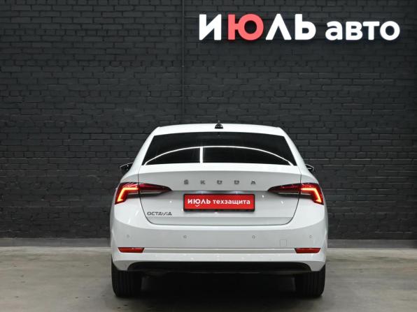 Skoda Octavia IV (A8) с пробегом 2020 года, цена 2 080 000 рублей, 136996 км, лифтбек, Автокод Объявления