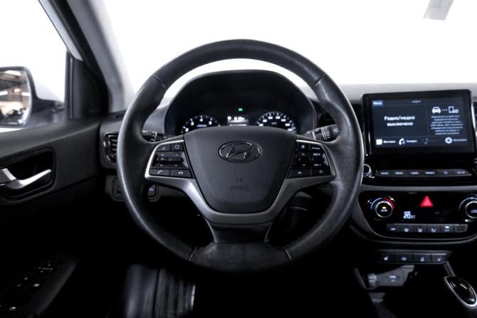 Hyundai Solaris II Рестайлинг с пробегом 2021 года, цена 1 600 000 рублей, 82653 км, седан, Автокод Объявления