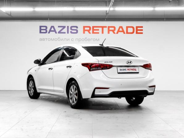 Hyundai Solaris II с пробегом 2019 года, цена 999 000 рублей, 247315 км, седан, Автокод Объявления