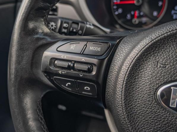 Kia Rio IV Рестайлинг с пробегом 2021 года, цена 1 522 000 рублей, 105474 км, хэтчбек, Автокод Объявления