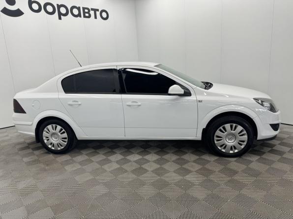 Opel Astra H Рестайлинг с пробегом 2013 года, цена 590 000 рублей, 235752 км, седан, Автокод Объявления