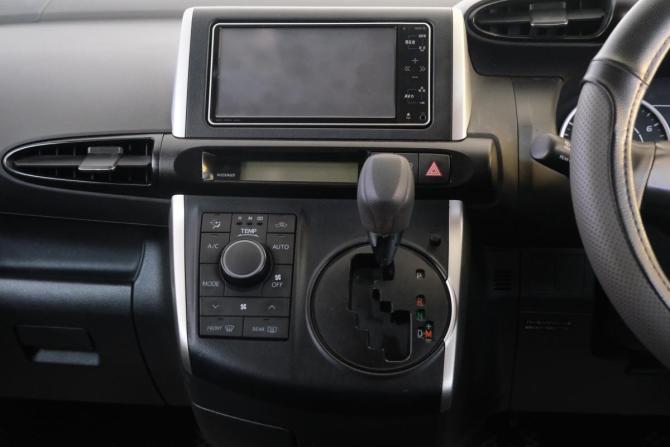 Toyota Wish II с пробегом 2009 года, цена 1 439 000 рублей, 110000 км, минивэн, Автокод Объявления