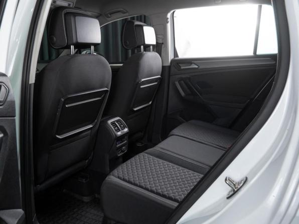 Volkswagen Tiguan II с пробегом 2018 года, цена 2 490 000 рублей, 224343 км, внедорожник, Автокод Объявления