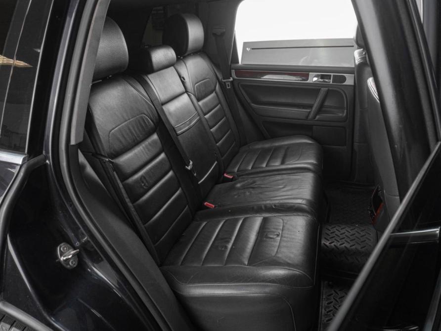 Volkswagen Touareg I Рестайлинг Тюмень  - изображение 7