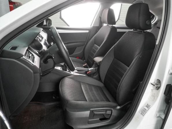 Skoda Octavia III (A7) Рестайлинг с пробегом 2019 года, цена 1 440 000 рублей, 213649 км, лифтбек, Автокод Объявления