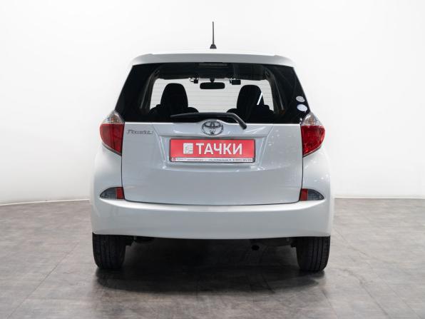 Toyota Ractis II с пробегом 2010 года, цена 1 080 000 рублей, 141249 км, хэтчбек, Автокод Объявления