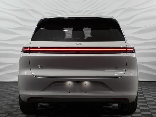 Новый Li Auto (Lixiang) L6 2025 года, цена 8 390 000 рублей, внедорожник, Автокод Объявления