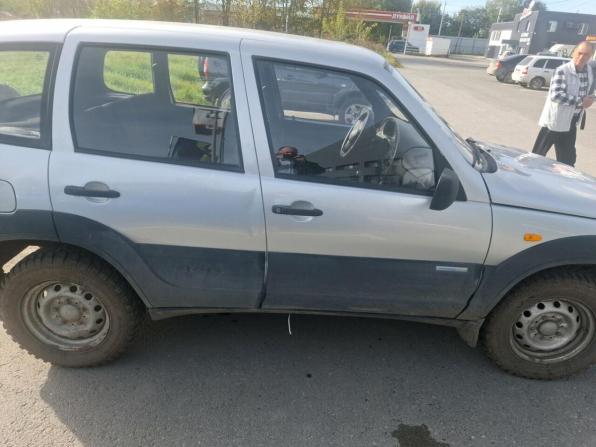 Chevrolet Niva I Рестайлинг с пробегом 2010 года, цена 340 000 рублей, 146000 км, внедорожник, Автокод Объявления