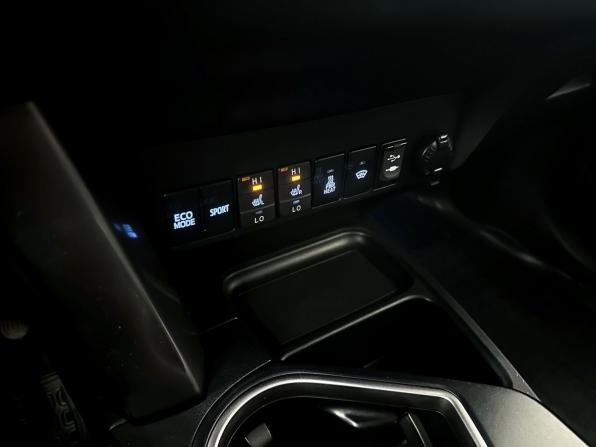 Toyota RAV4 IV (XA40) Рестайлинг с пробегом 2018 года, цена 2 650 000 рублей, 178000 км, внедорожник, Автокод Объявления
