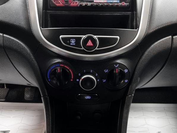 Hyundai Solaris I с пробегом 2013 года, цена 690 000 рублей, 174422 км, седан, Автокод Объявления
