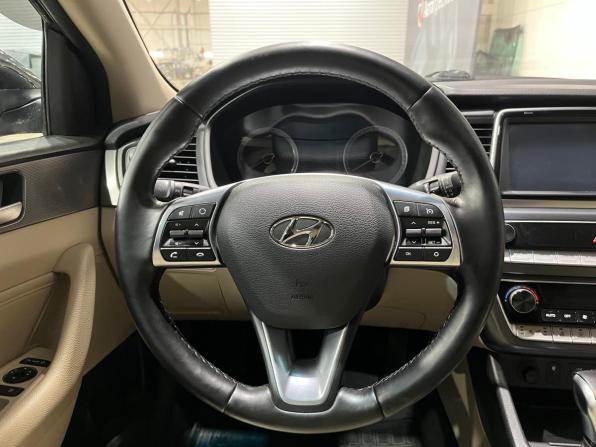 Hyundai Sonata VII (LF) Рестайлинг с пробегом 2017 года, цена 1 595 000 рублей, 94803 км, седан, Автокод Объявления