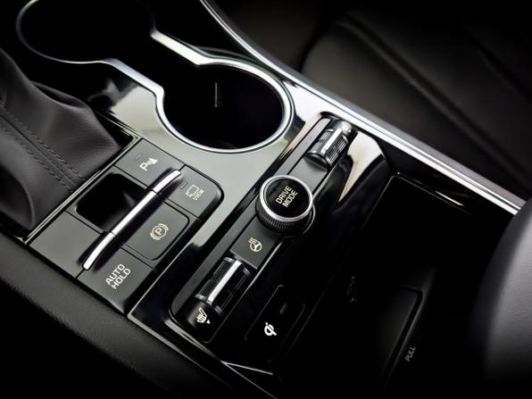 Kia K5 III с пробегом 2022 года, цена 2 840 000 рублей, 68406 км, седан, Автокод Объявления