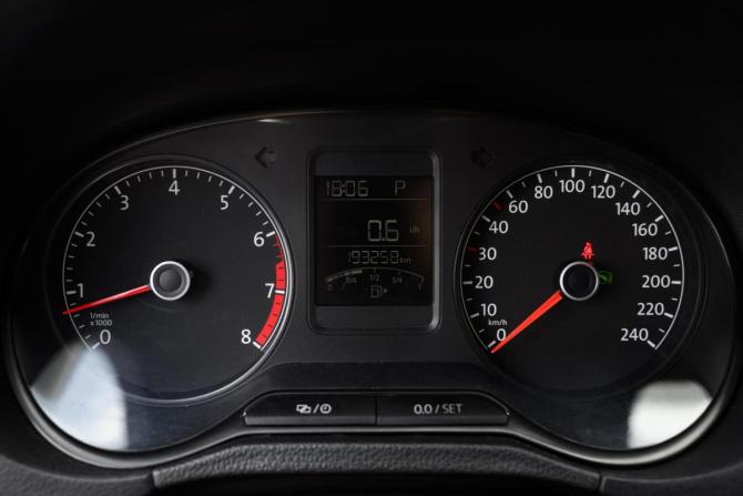 Volkswagen Polo V Рестайлинг с пробегом 2016 года, цена 999 000 рублей, 193297 км, седан, Автокод Объявления
