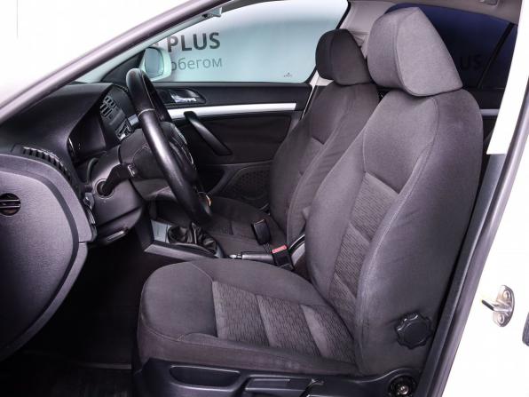 Skoda Octavia II (A5) Рестайлинг с пробегом 2011 года, цена 800 000 рублей, 255000 км, лифтбек, Автокод Объявления