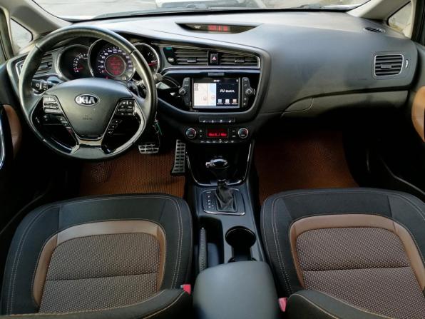 Kia Ceed II Рестайлинг с пробегом 2018 года, цена 1 279 000 рублей, 117000 км, хэтчбек, Автокод Объявления