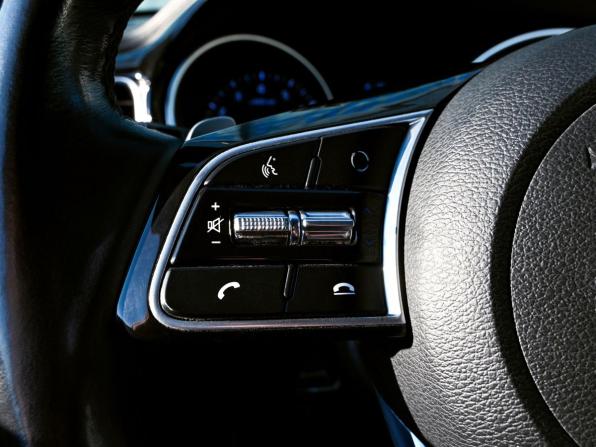 Kia Ceed III с пробегом 2019 года, цена 1 925 000 рублей, 96726 км, универсал, Автокод Объявления