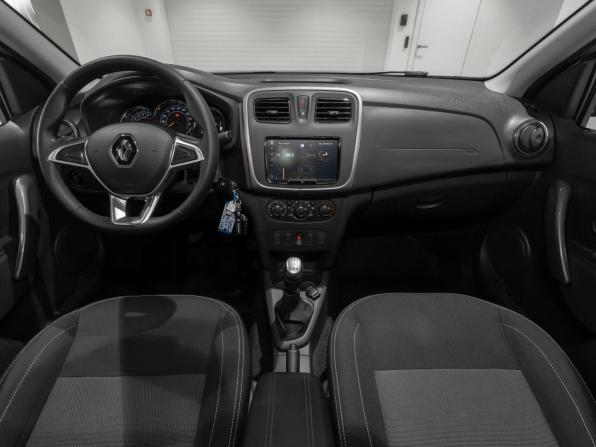 Renault Logan II Рестайлинг с пробегом 2021 года, цена 1 240 000 рублей, 108014 км, седан, Автокод Объявления