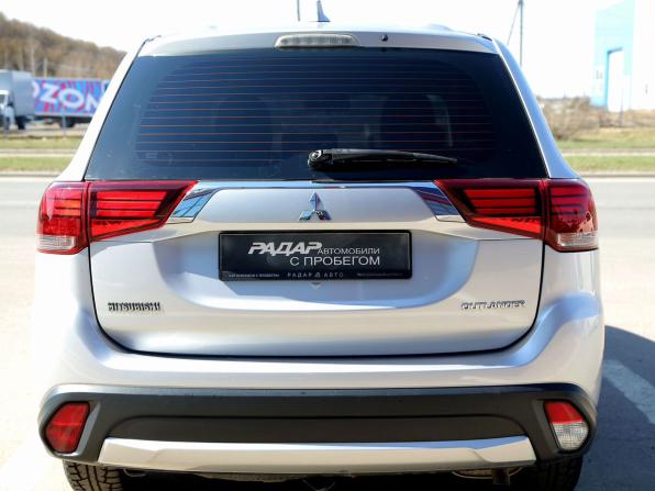 Mitsubishi Outlander III Рестайлинг 3 с пробегом 2018 года, цена 1 828 000 рублей, 121000 км, внедорожник, Автокод Объявления