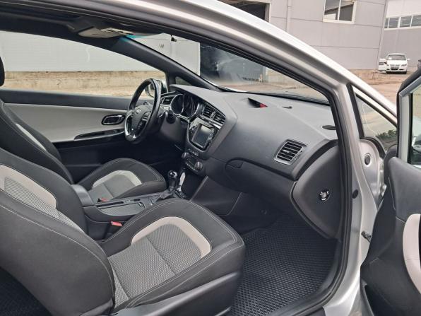 Kia Ceed II Рестайлинг с пробегом 2015 года, цена 1 230 000 рублей, 130000 км, хэтчбек, Автокод Объявления