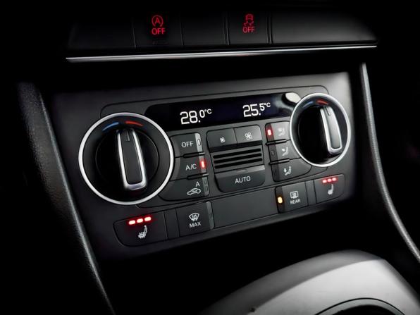 Audi Q3 I (8U) Рестайлинг с пробегом 2015 года, цена 2 005 000 рублей, 88475 км, внедорожник, Автокод Объявления