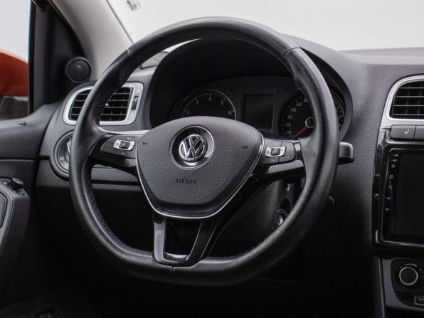 Volkswagen Polo V Рестайлинг с пробегом 2016 года, цена 990 000 рублей, 182152 км, седан, Автокод Объявления
