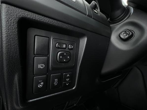 Toyota Land Cruiser Prado 150 Series Рестайлинг 1 с пробегом 2016 года, цена 3 940 000 рублей, 189161 км, внедорожник, Автокод Объявления