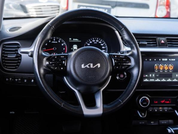 Kia Rio IV Рестайлинг с пробегом 2022 года, цена 1 830 000 рублей, 76030 км, седан, Автокод Объявления