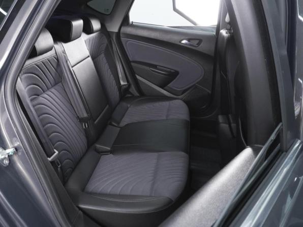 Opel Astra J Рестайлинг с пробегом 2014 года, цена 950 000 рублей, 137222 км, седан, Автокод Объявления