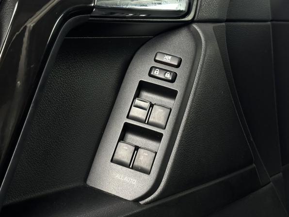 Toyota Land Cruiser Prado 150 Series Рестайлинг 2 с пробегом 2017 года, цена 3 999 000 рублей, 258184 км, внедорожник, Автокод Объявления