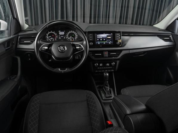 Skoda Rapid II с пробегом 2021 года, цена 1 637 000 рублей, 46577 км, лифтбек, Автокод Объявления