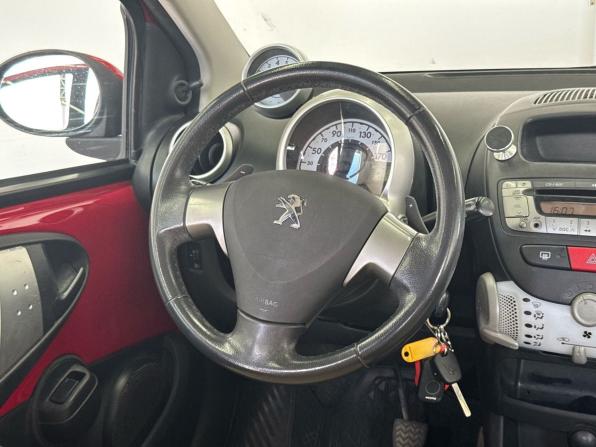 Peugeot 107 I Рестайлинг 2 с пробегом 2012 года, цена 550 000 рублей, 115699 км, хэтчбек, Автокод Объявления