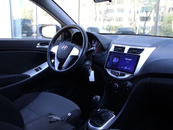 Hyundai Solaris I с пробегом 2013 года, цена 930 000 рублей, 78500 км, седан, Автокод Объявления