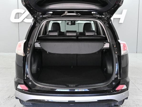 Toyota RAV4 IV (XA40) Рестайлинг с пробегом 2017 года, цена 2 400 000 рублей, 204860 км, внедорожник, Автокод Объявления