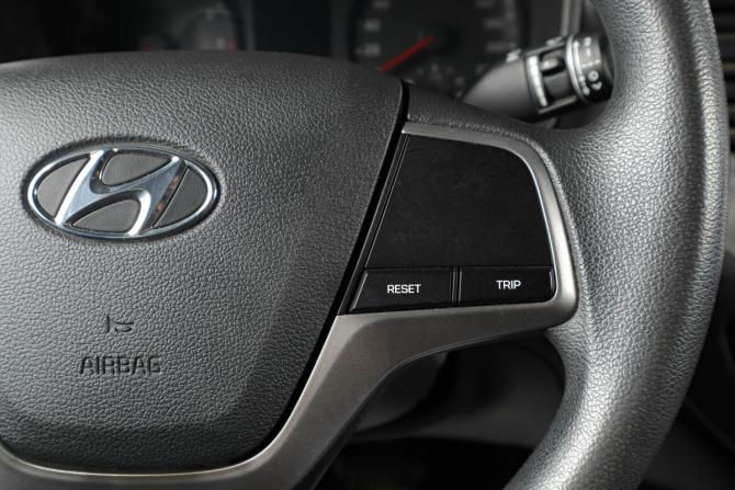 Hyundai Solaris II с пробегом 2019 года, цена 1 359 000 рублей, 138000 км, седан, Автокод Объявления