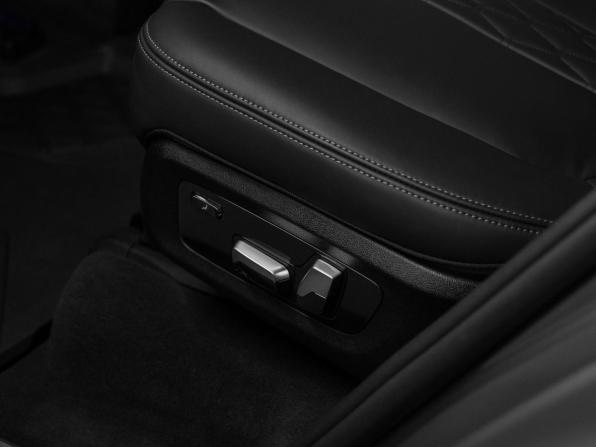 BMW X7 I (G07) Рестайлинг с пробегом 2024 года, цена 13 685 000 рублей, 16150 км, внедорожник, Автокод Объявления