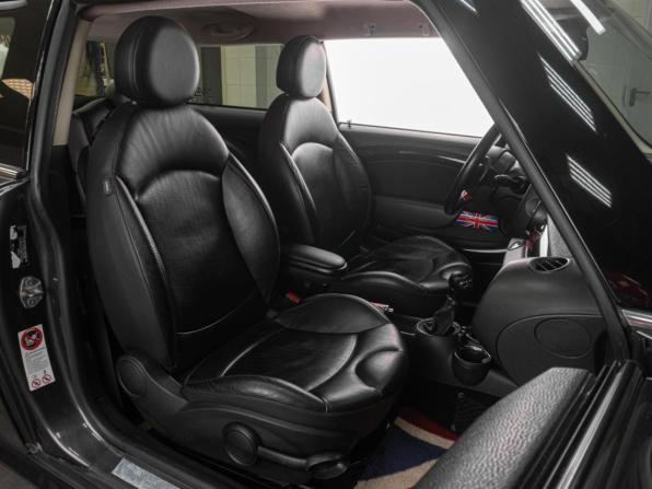 Mini Hatch II (R56) Рестайлинг с пробегом 2012 года, цена 1 279 000 рублей, 206905 км, хэтчбек, Автокод Объявления